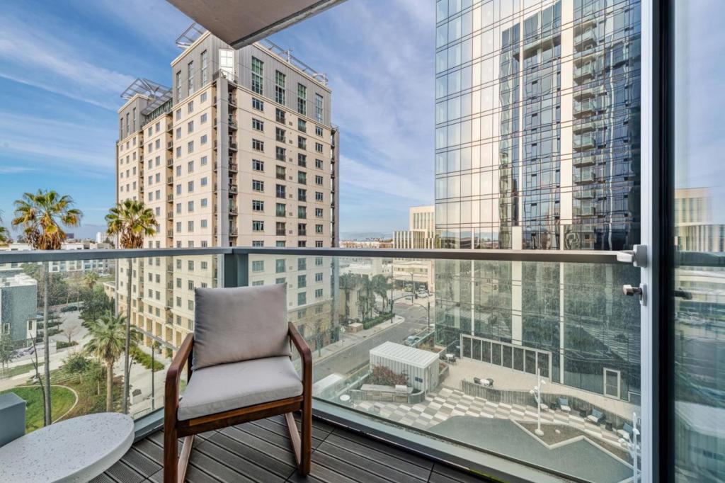 188 W Saint James Street 10803