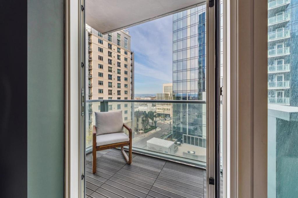 188 W Saint James Street 10803