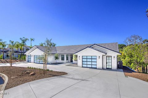 Photo of 1048 Canyon Creek Place, Escondido, CA 92025 (MLS # P1-27837)
