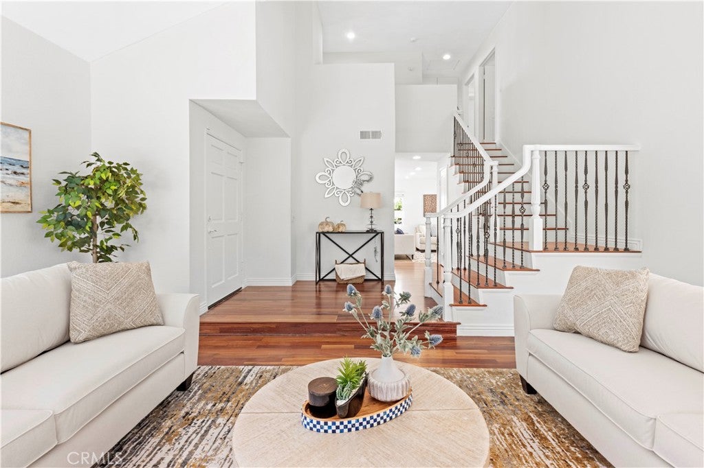 900 Fall Creek Court