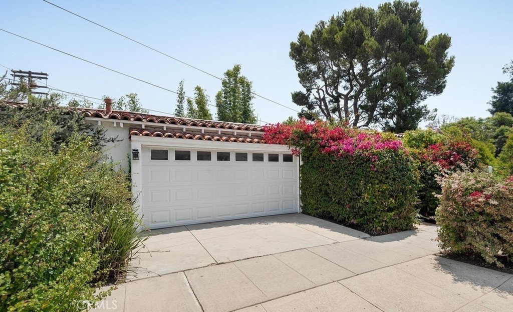 Properties 4 10949 Ayres Avenue
