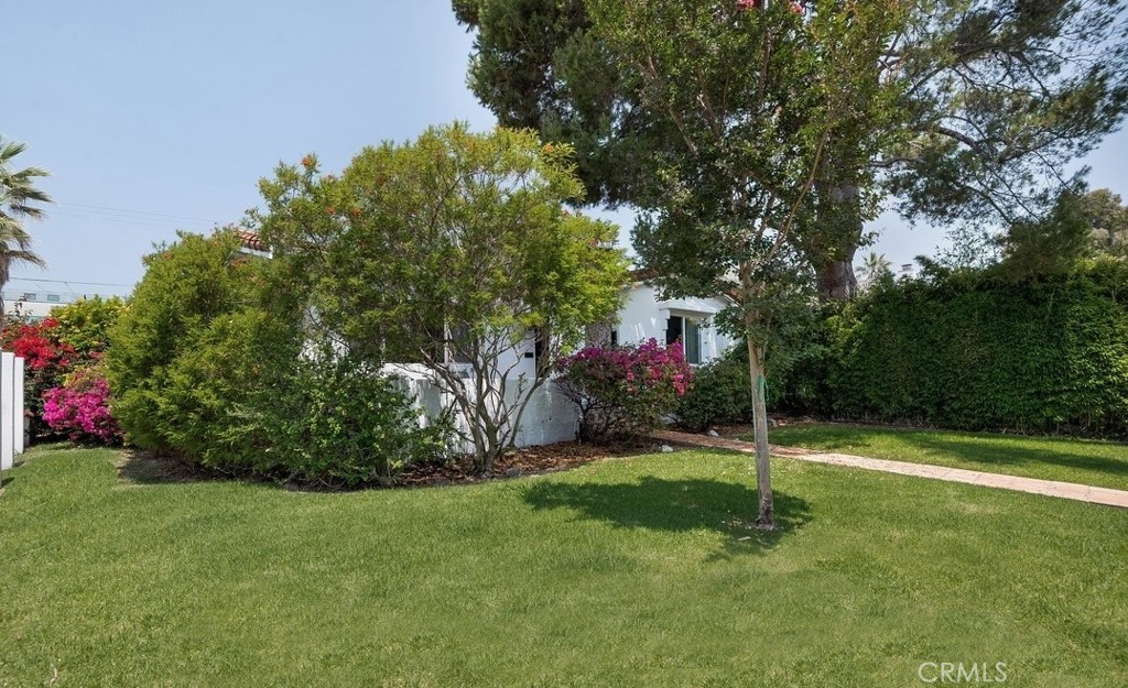 Properties 2 10949 Ayres Avenue