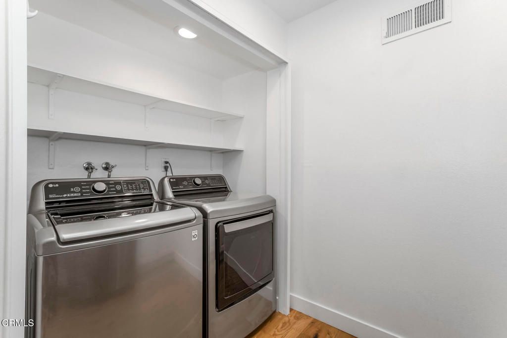 listing image 130723573563634784398