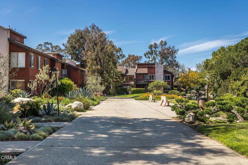 listing image 130720460544322342853