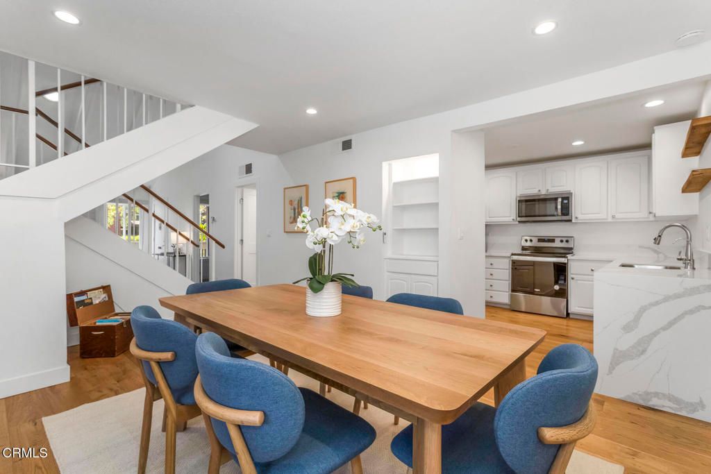 listing image 130727635217226918424