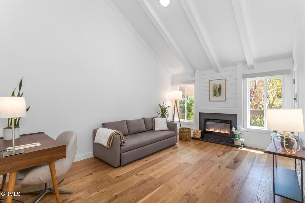 listing image 130725599454762029587