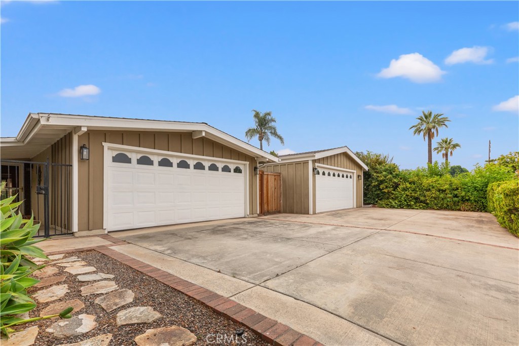 14091 Dall Lane
