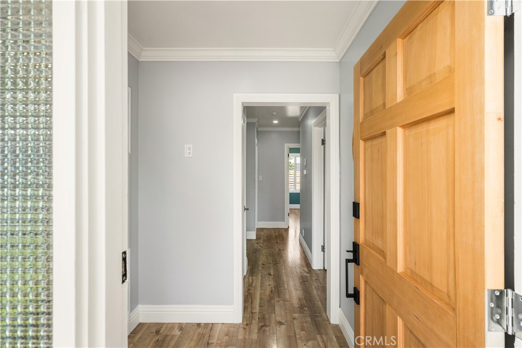 1147 W 10th