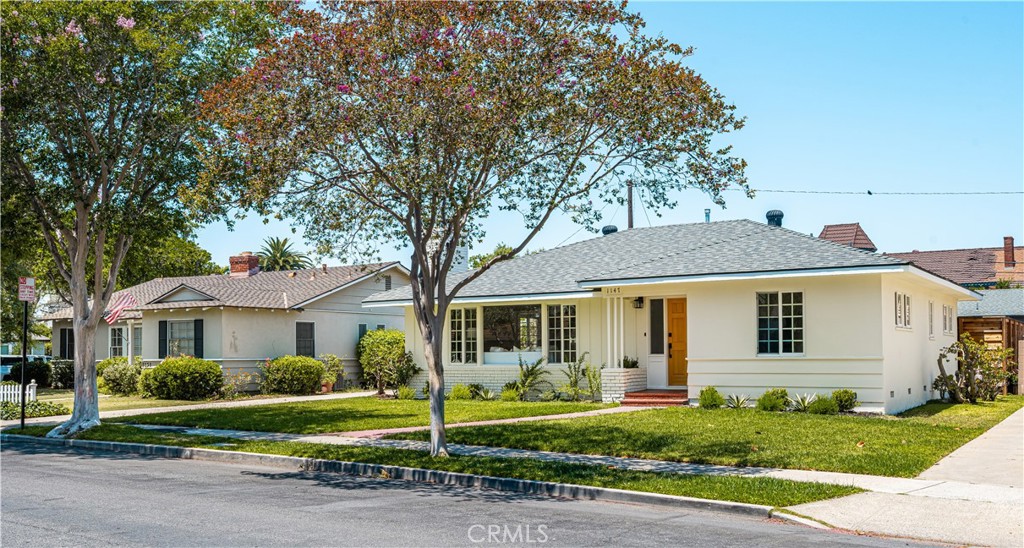 1147 W 10th
