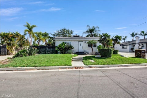 Photo of 2653 Sierra WAY, La Verne, CA 91750 (MLS # CV26190542)
