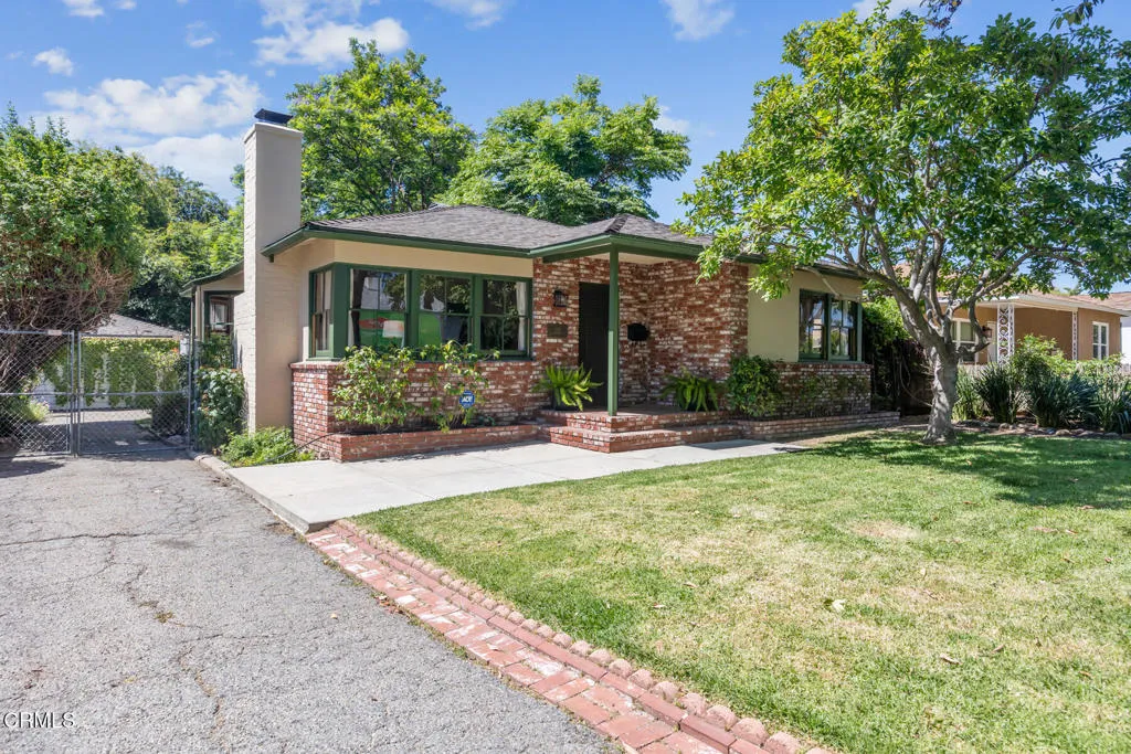 Pasadena, California 91103, United States, 2 Bedrooms Bedrooms, ,1 BathroomBathrooms,Residential,Active,173564