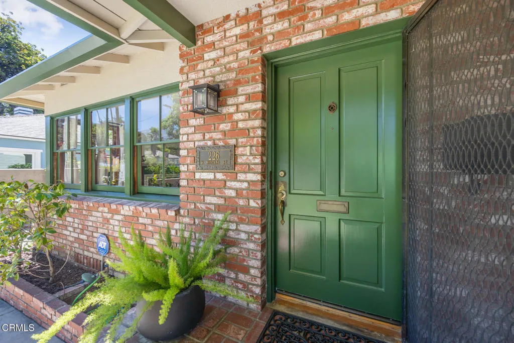 Pasadena, California 91103, United States, 2 Bedrooms Bedrooms, ,1 BathroomBathrooms,Residential,Active,173564