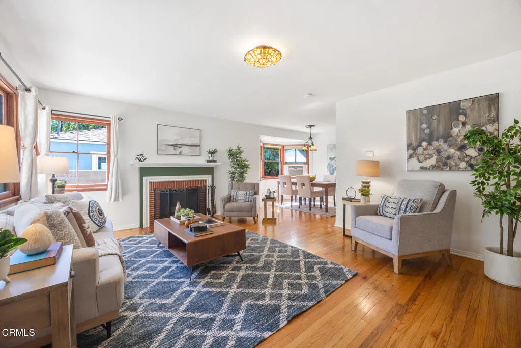 Pasadena, California 91103, United States, 2 Bedrooms Bedrooms, ,1 BathroomBathrooms,Residential,Active,173564