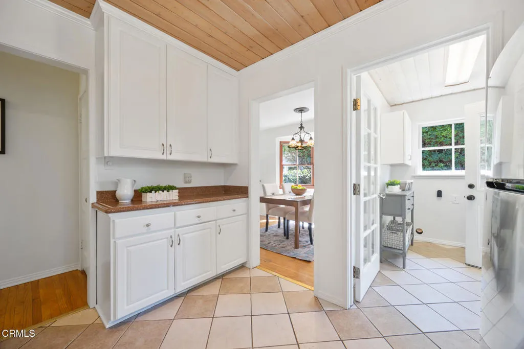 Pasadena, California 91103, United States, 2 Bedrooms Bedrooms, ,1 BathroomBathrooms,Residential,Active,173564