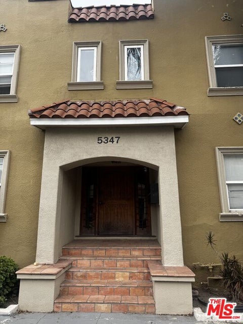 Photo of 5347 Monroe Street #2, Los Angeles, CA 90038 (MLS # 26858907)
