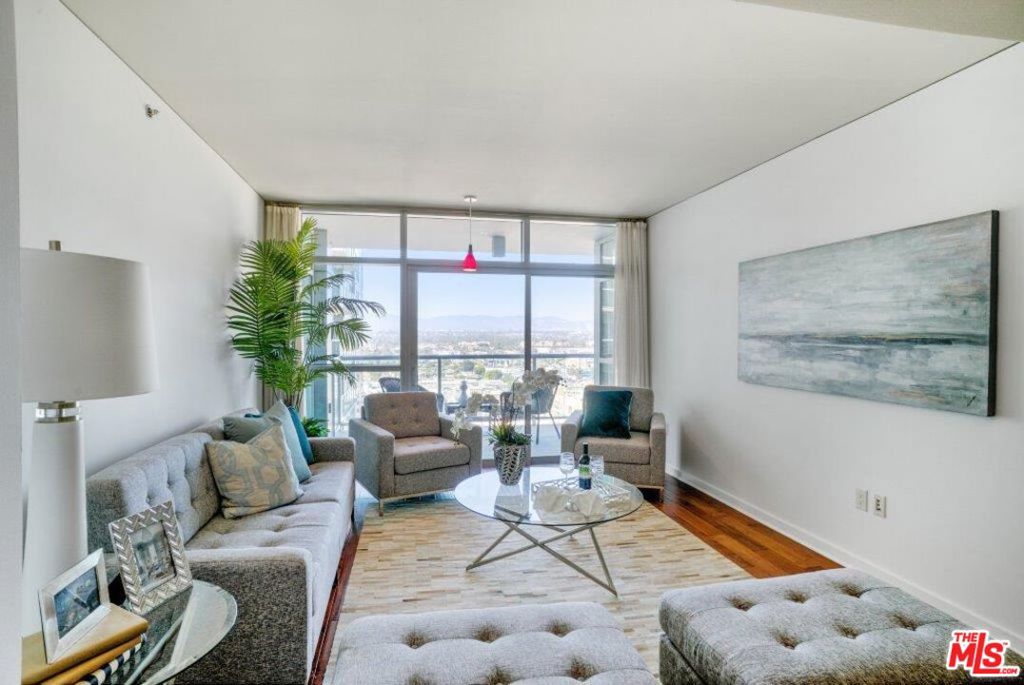13650 Marina Pointe Drive 1106
