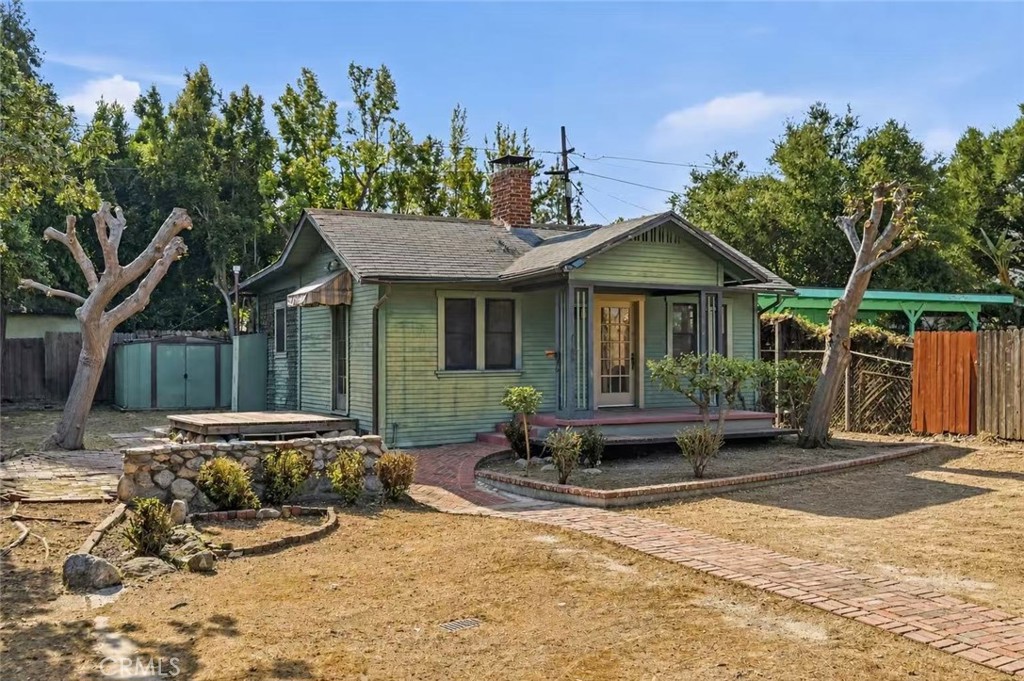 165 S Meridith Avenue