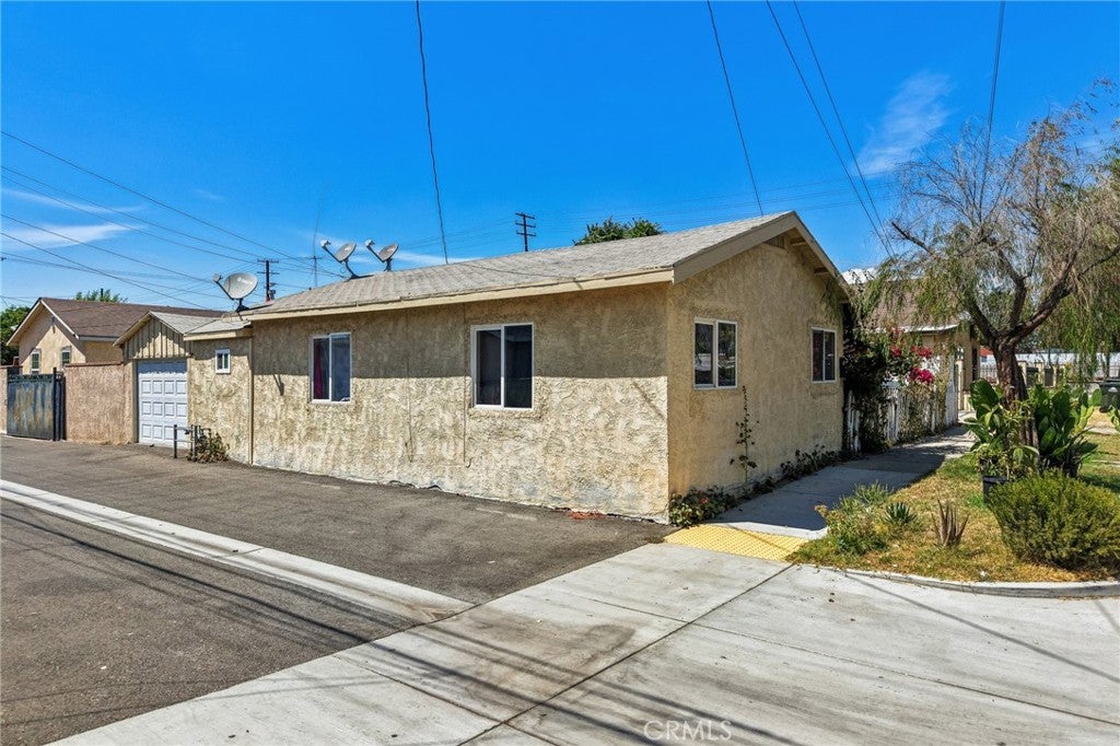 412 S Fern Avenue