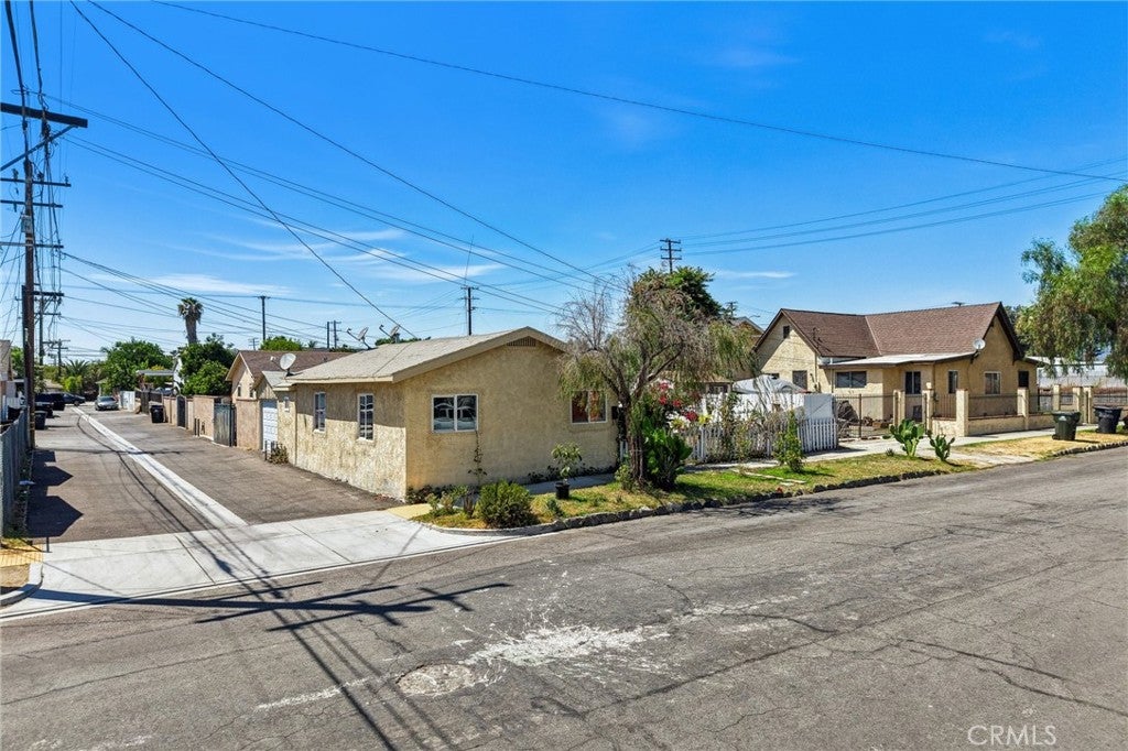 412 S Fern Avenue