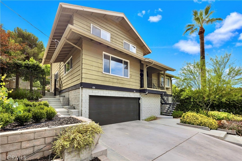 22921 Cass Avenue, Woodland Hills CA 91364