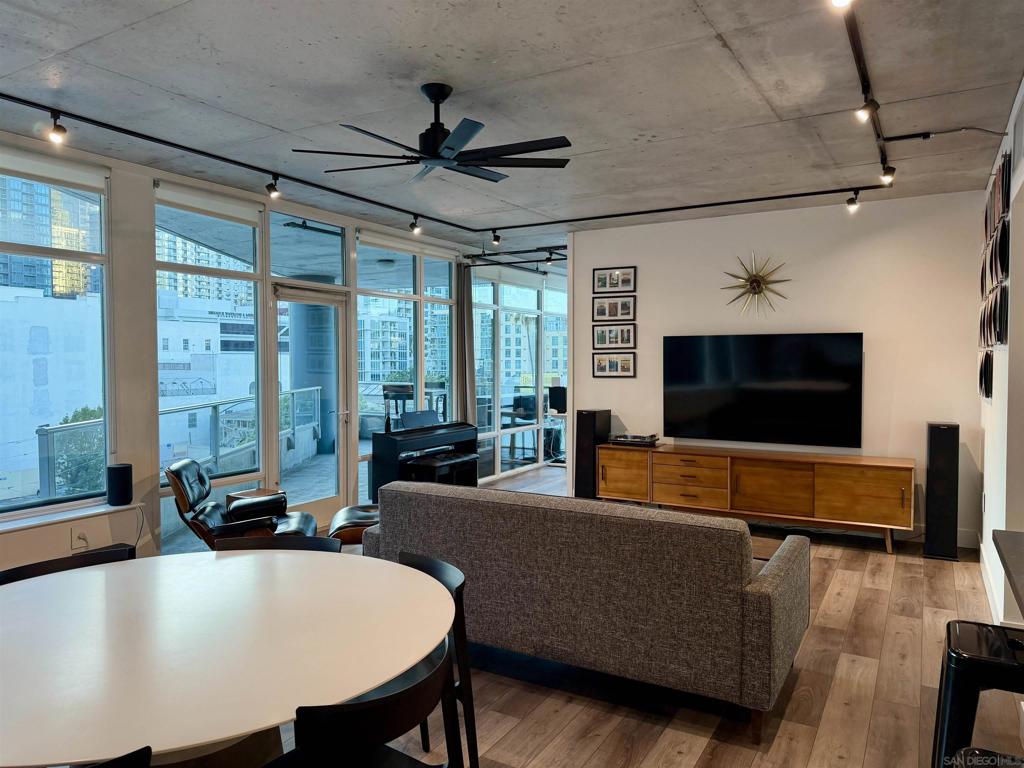 1080 Park Blvd 401