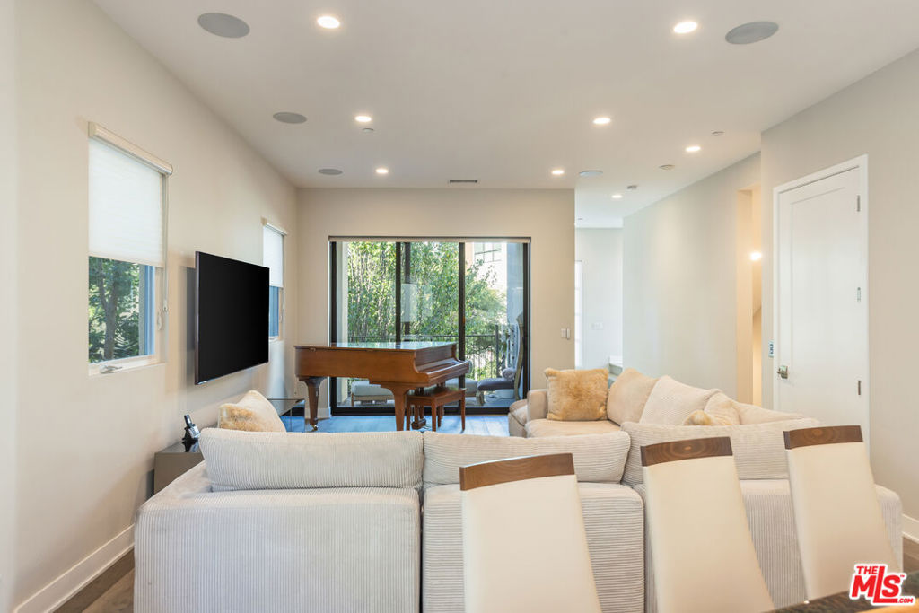 12615 W Seacoast Place