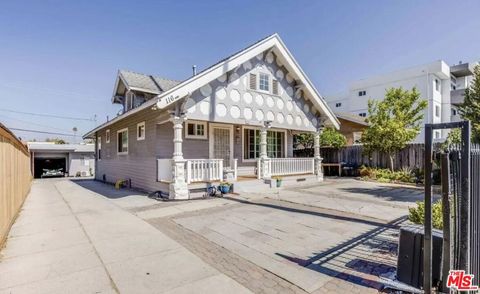 Photo of 116 S Alexandria Avenue, Los Angeles, CA 90004 (MLS # 25600151)