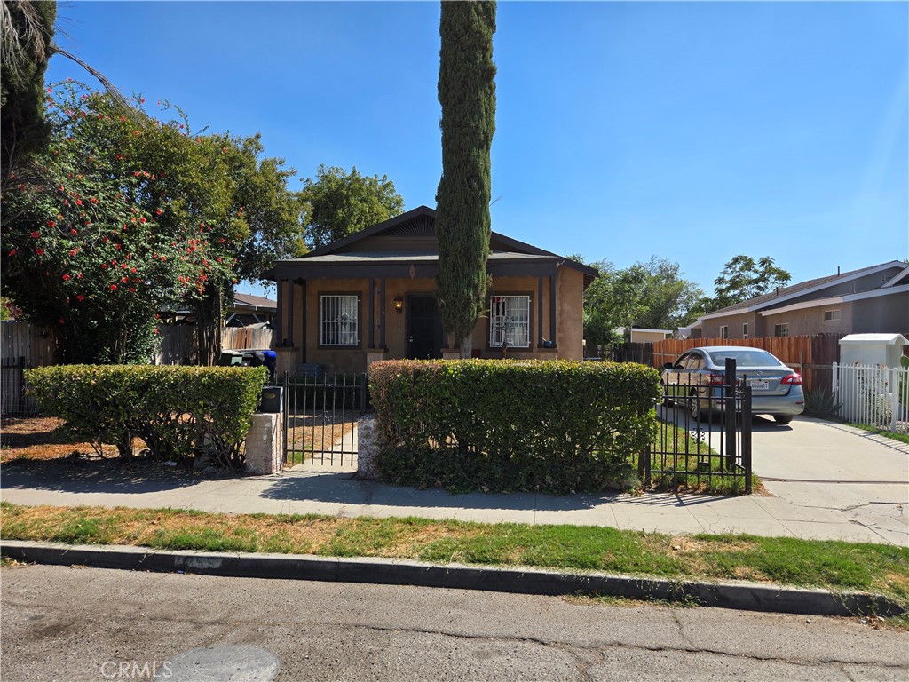 WELCOME TO THIS SAN BERNARDINO HOME WISH CONSIST OF TWO BEDROOM AND ONE BATH WITH A BONUS ROOM BEING USED AS A THIRD BEDROOM PROPERTY ALSO HAS A HUGE BACKYARD FOR A POTENTIAL ADU BRING YOUR BUYERS, AND LEST OPEN ESCROW.