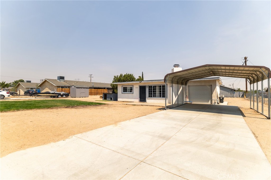 Welcome Home!!!! Perfect home for a first-time home buyer, growing family, downsizing. Open floor plan, cozy fireplace don't let the square footage fool you, this home is the perfect comfy cozy place you want to be all on a huge lot. Come check it out.