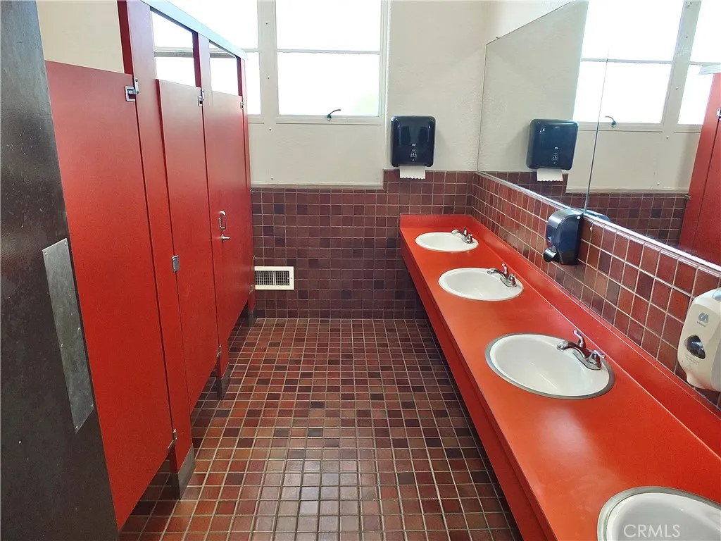 Compton, California 90220, United States, 2 Bedrooms Bedrooms, ,2 BathroomsBathrooms,Residential,Active,171475