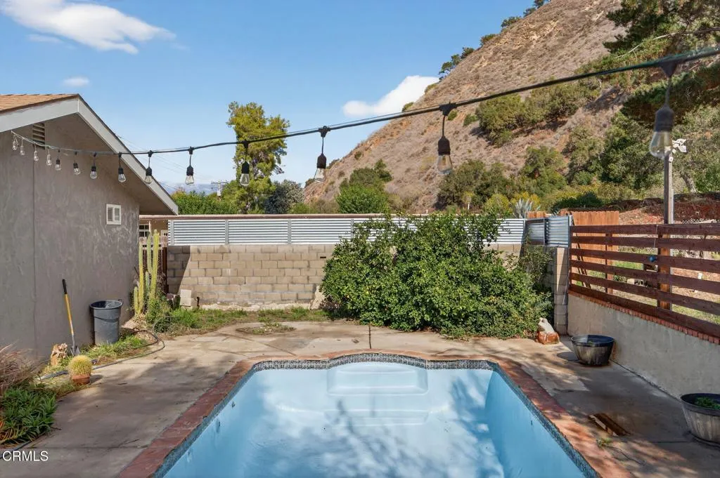 Ventura, California 93001, United States, 4 Bedrooms Bedrooms, ,2 BathroomsBathrooms,Residential,Active,247567