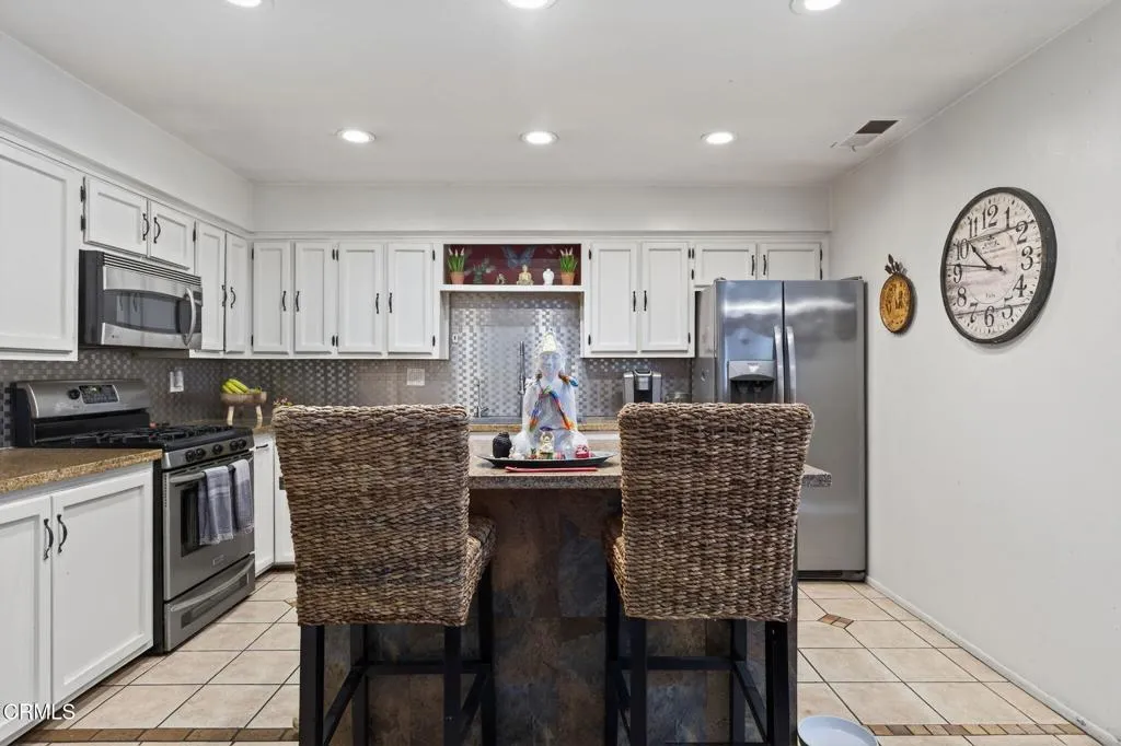 Ventura, California 93001, United States, 4 Bedrooms Bedrooms, ,2 BathroomsBathrooms,Residential,Active,247567