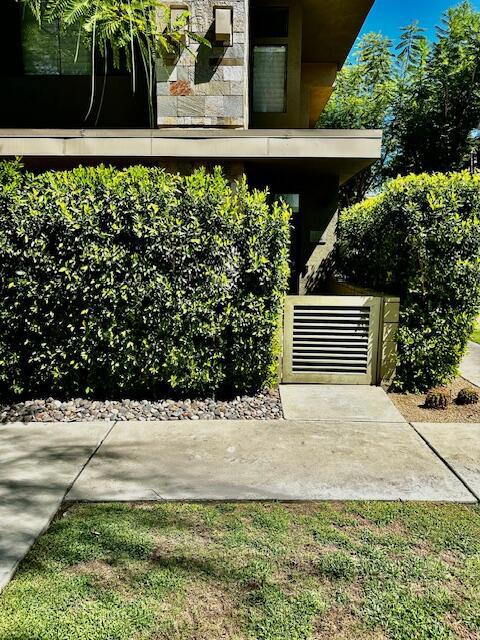 870 E Palm Canyon Drive 102