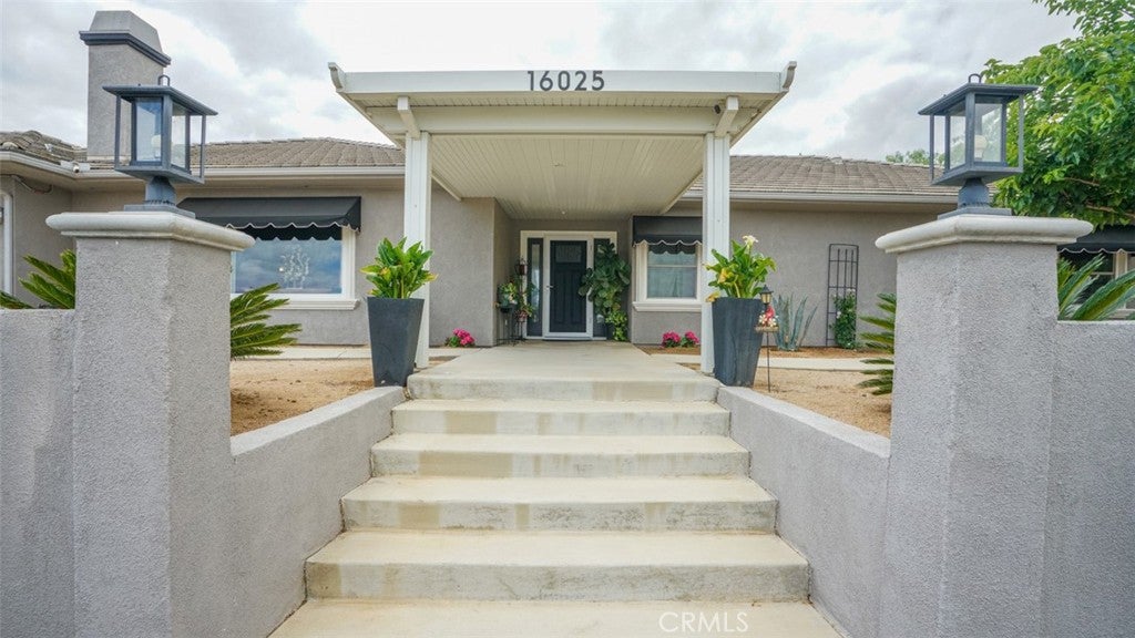 16025 Perry Heights