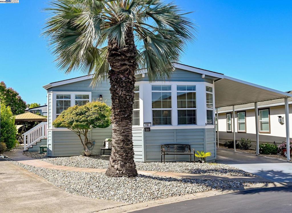 3263 Vineyard Ave., #116