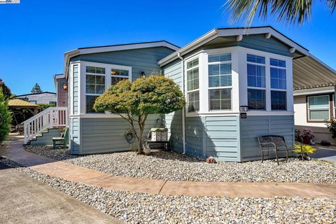3263 Vineyard Ave., #116 Pleasanton CA 94566