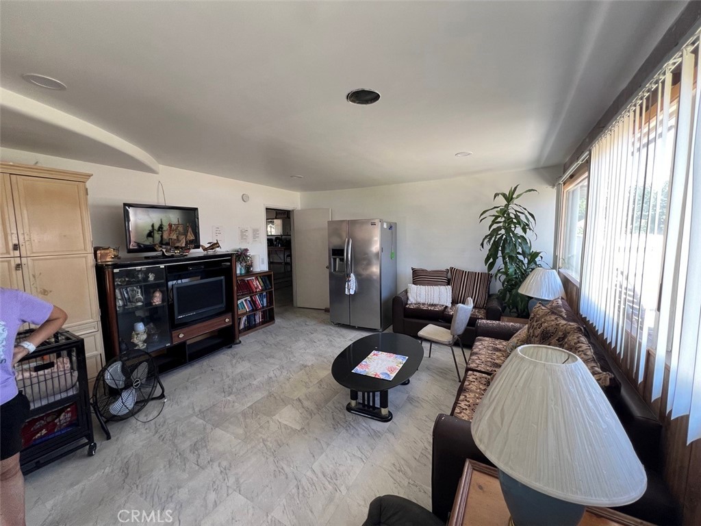 10401 Orangewood Avenue