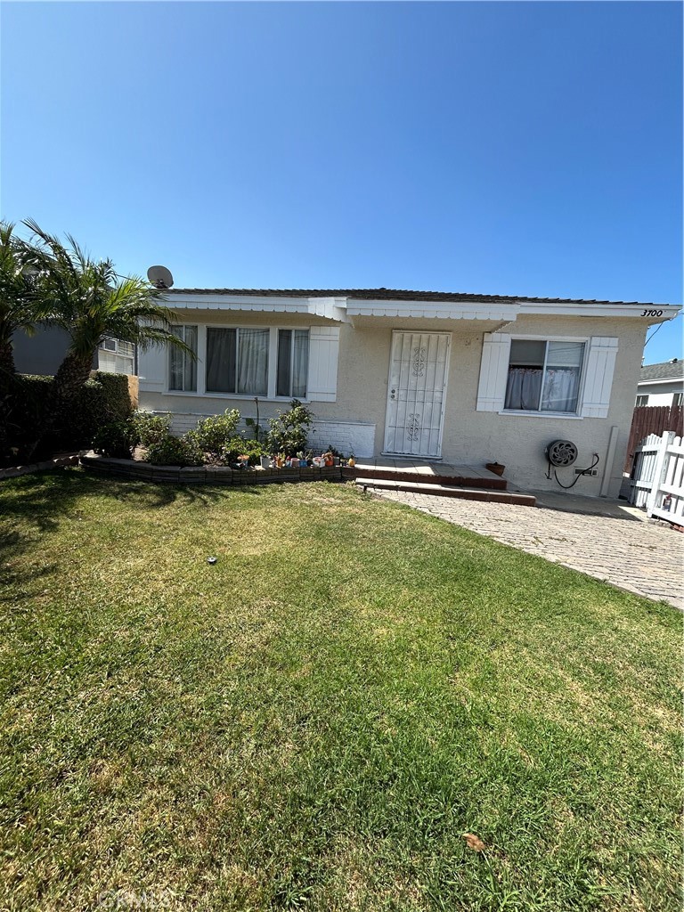 Excellent Income Opportunity – Recently Updated Duplex in South Inglewood!
Welcome to this well-maintained and versatile 6-bedroom, 2-bathroom multi-unit property located in the desirable neighborhood of South Inglewood, CA. This property presents a rare opportunity for both investors and owner-occupants seeking income potential in a high-demand area.
Per assessor records, this is a legal duplex consisting of:
• Unit 1: 3 bedrooms, 1 bathroom
• Unit 2: 3 bedrooms, 1 bathroom
(buyer to verify)
Each unit features updated tile flooring and newer roofing, ensuring durability and easy maintenance. The property is in great condition and move-in ready, offering a quiet and comfortable living environment for tenants or extended family.
The current owner resides in one unit while renting the other, showcasing the strong income-generating potential this property provides. Whether you're looking to live in one unit and rent the other, or lease both for maximum return, the flexibility here is a major asset.
Conveniently located near shops, schools, major freeways, and public transportation, this property sits in a rapidly growing neighborhood with increasing demand.
Don’t miss out on this fantastic opportunity to own a multi-unit property in South Inglewood. Schedule your private showing today!?(Buyer and selling agent to perform all due diligence regarding permits, usage, and property condition.)