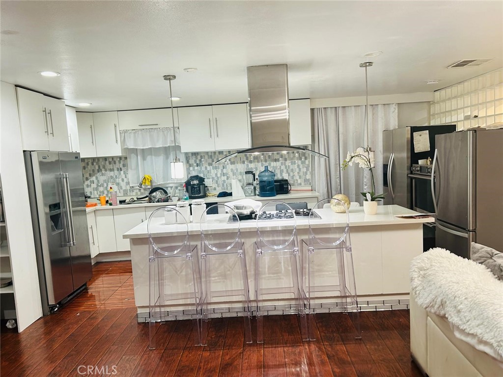 Beautiful 3 Bed, 2 Bath Manufactured Home in the Heart of Rialto!
Step into this spacious 1,344 Sqft. mobile home featuring a newly renovated kitchen with a stylish kitchen island — perfect for cooking and gathering with family. Offering 3 comfortable bedrooms and 2 bathrooms, this home provides both functionality and charm.
Located near shopping centers, schools, and restaurants, you’ll love the convenience of living in one of Rialto’s most central locations.
Don’t miss this opportunity to own a beautifully updated home in Rialto, CA!