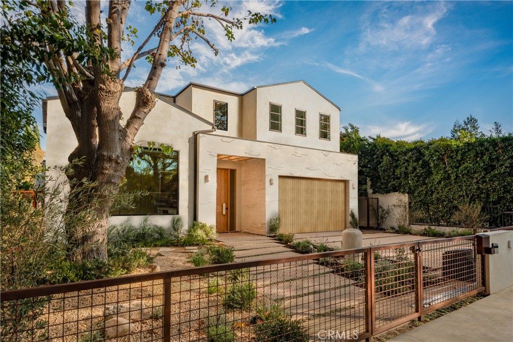 Photo of 4170 Sunnyslope Avenue, Sherman Oaks, CA 91423 (MLS # GD26002138)