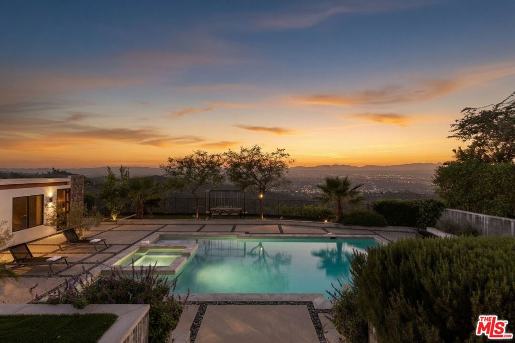 Photo of 2715 Edwin Place, Los Angeles, CA 90046 (MLS # 26873783)