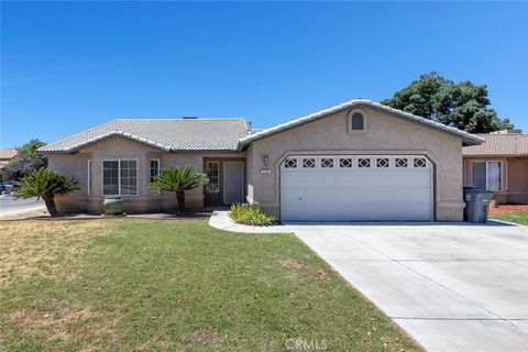 Photo of 115 Curtiss LN, Coalinga, CA 93210 (MLS # FR26150853)
