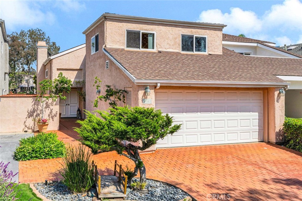 22522 Lake Forest Lane