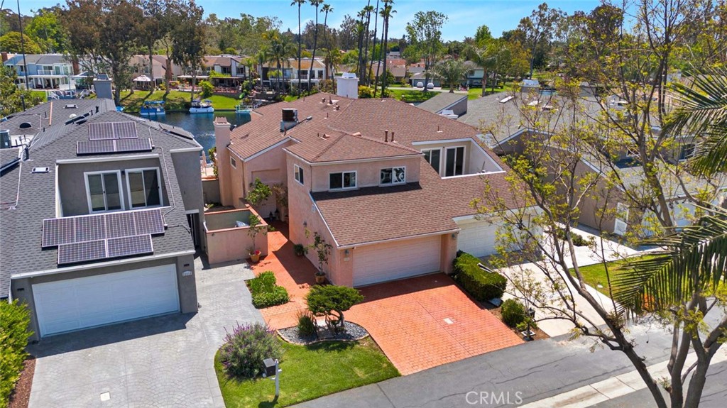 22522 Lake Forest Lane