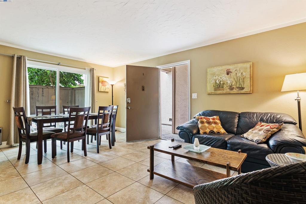 385 Camelback Rd Rd 2, Pleasant Hill CA 94523