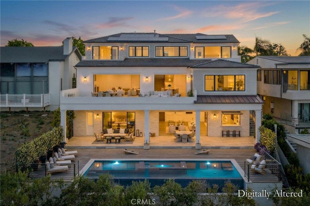 Photo of 702 Saint James Pl PL, Newport Beach, CA 92663 (MLS # LG26104082)