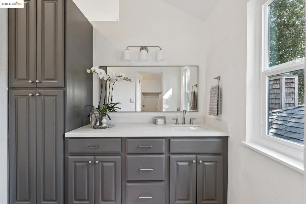 MONTCLAIR - Residential