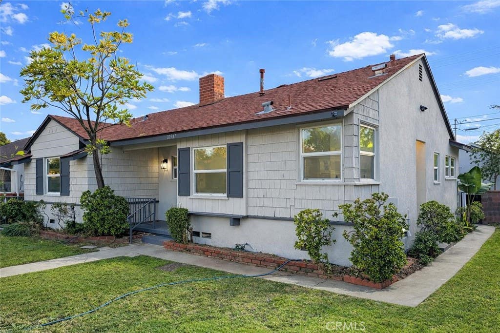 Photo of 10947 Atkinson Ave, Inglewood, CA 90303 (MLS # MB26084601)