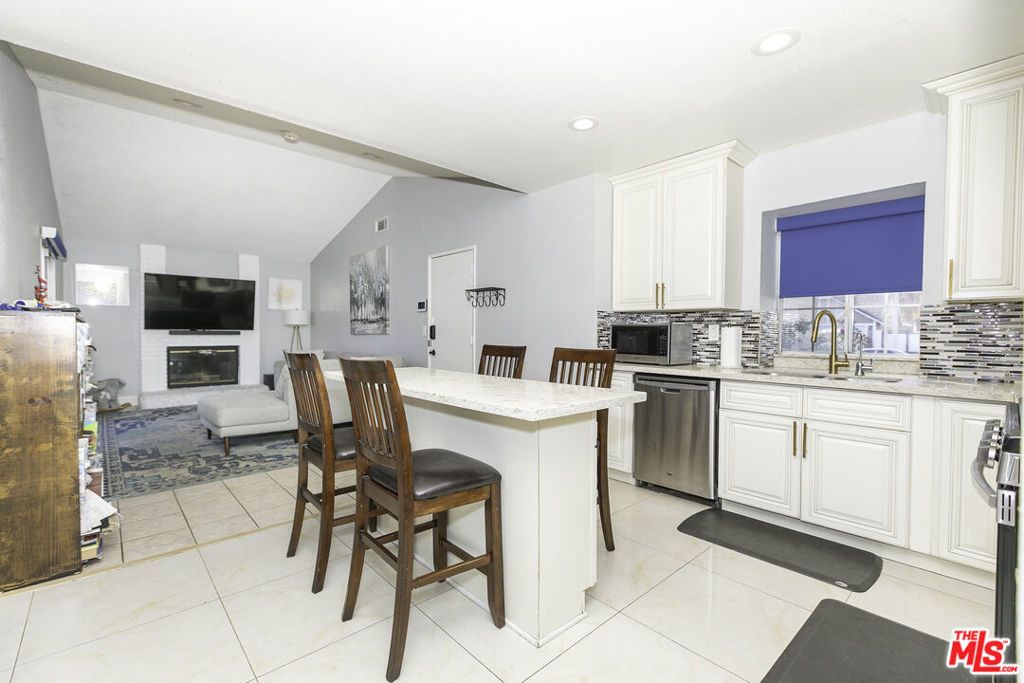 Photo of 567 Conifer Drive, Palmdale, CA 93550 (MLS # 26638977)