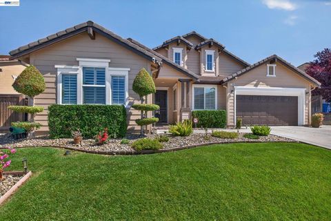 Photo of 2760 ST. ANDREWS DR Dr, Brentwood, CA 94513 (MLS # 41133121)